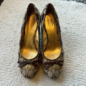 Coach Signature Beige Canvas Wedge Platform Heels Size 8.5